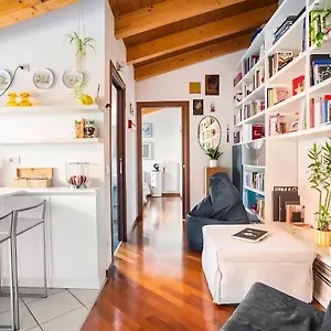 Le Domus Milano_attic With Terrace Appartamento