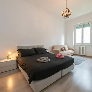 Italstay - Centrale-garibaldi - Pet Friendly Appartamento