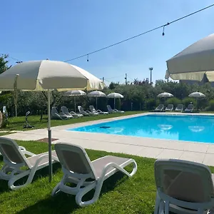agricampeggio-oasi-del-garda.hotelinveneto.com/